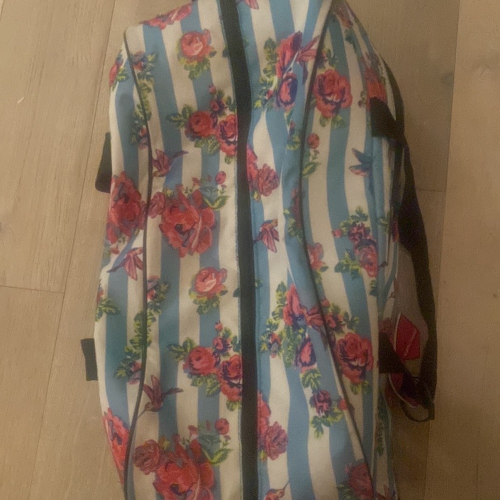 🎀 Airport luggage Betsey Johnson Weekender Roller Carry on Pink Floral Travel - Picture 5 of 9